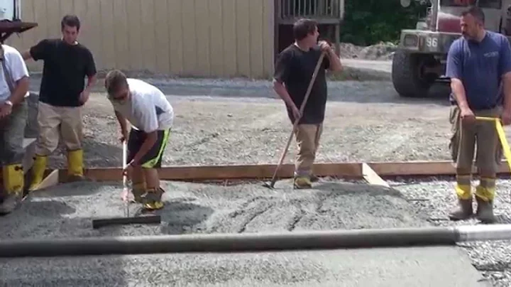 Concrete Spin Screed used by amateurs for their fi...