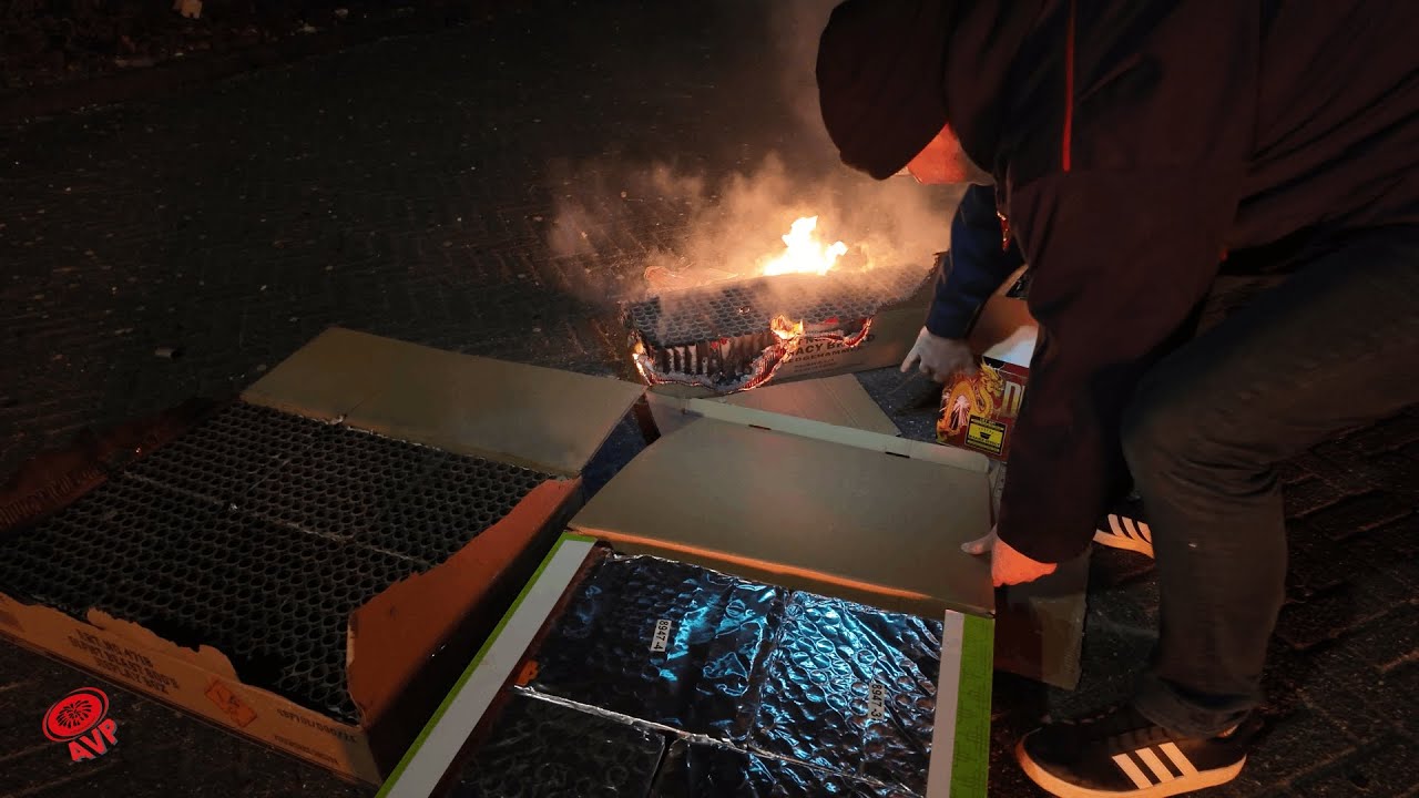 Extreme 400 shots vuurwerkgeweld! (straatfilmpje)