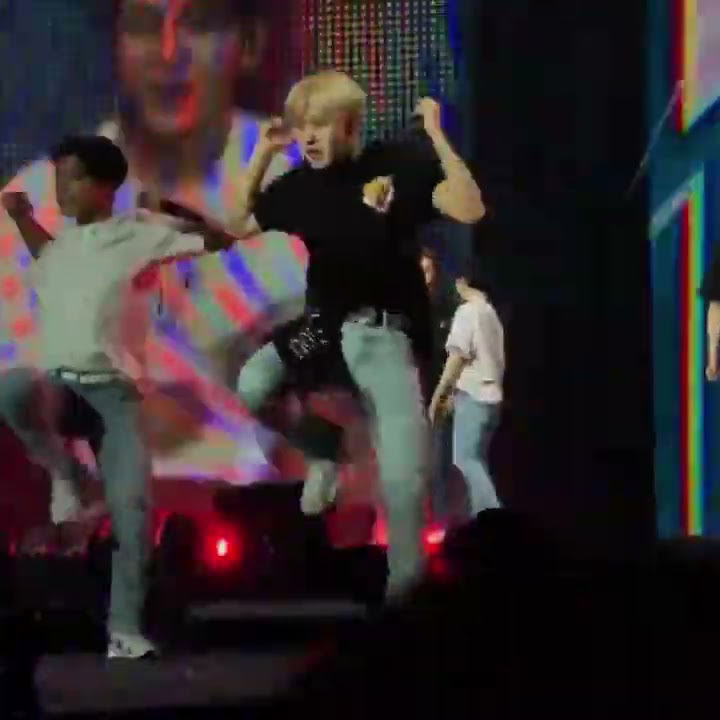 seventeen hoshi and dino dance break (17) HIT