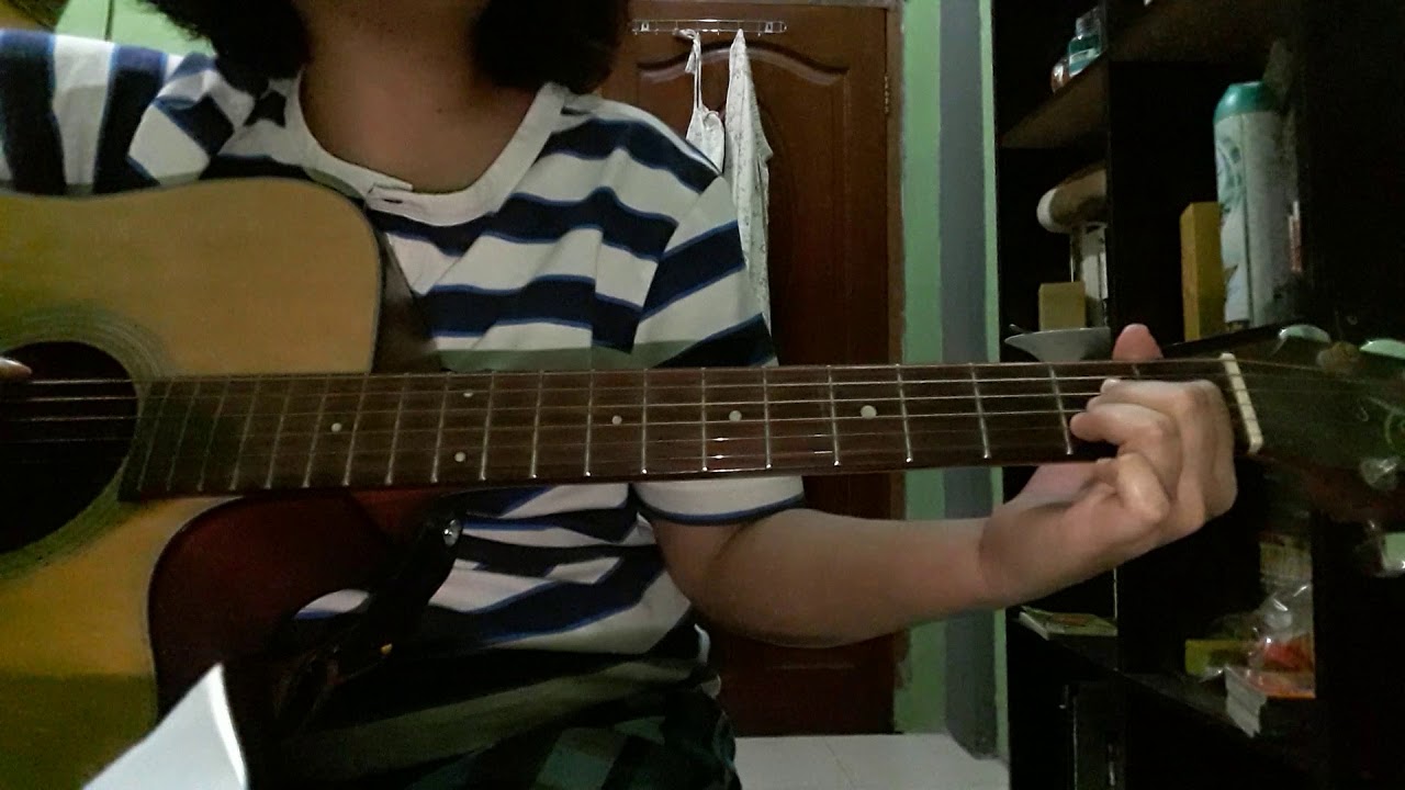 how to play a major chord on guitar ( basic chord) - YouTube
