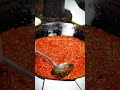هكذا يقوم الصينيون بتحضير صوص الفلفل الحار 