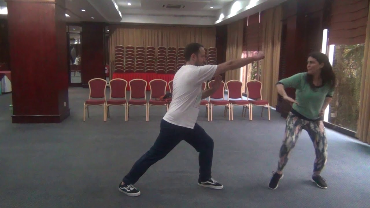 Learning Correct Judgement and Making Instant Change in Southern Shaolin Kungfu