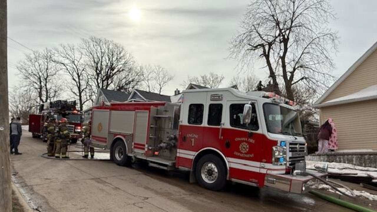 Crews battle fire at residential building in North Omaha - YouTube