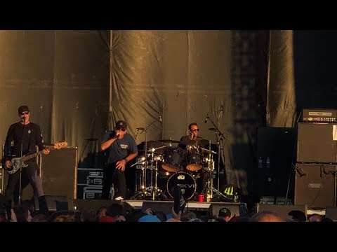 Pennywise - Live While You Can