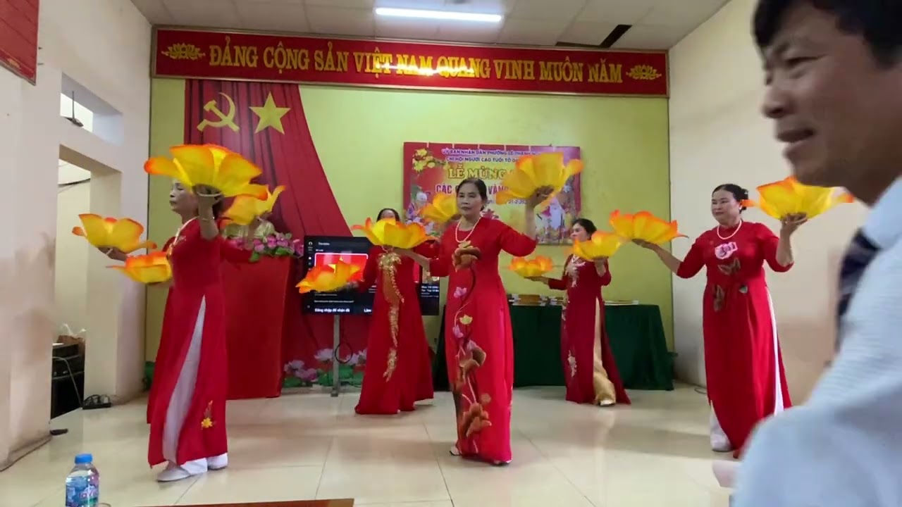 Múa: Con về thăm Bác chiều nay. Tổ DP 35 P. Lê Thanh Nghị, TP Hải Phòng