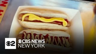 Gas station in Mamaroneck features hot dog cart that treats customers like frequent flyers