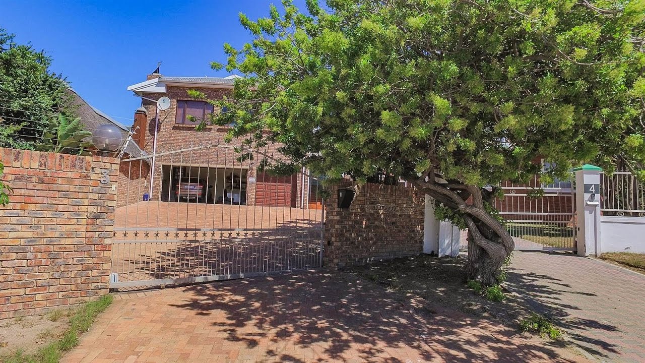 4 Bedroom House for sale in Eastern Cape | Port Elizabeth | Bluewater Bay |