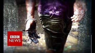 Unblocking India's sewers... by hand - BBC News