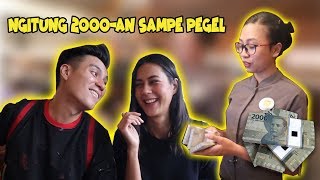 PRANK duit RECEH di RESTAURANT terkenal !! Pegel Tangan Ngitung DUIT ..