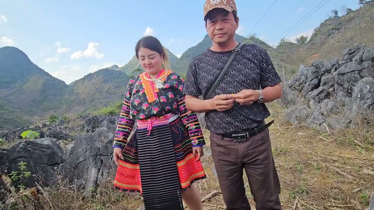 Npawg tooj  yawg nplaum hais kwv txhiaj 