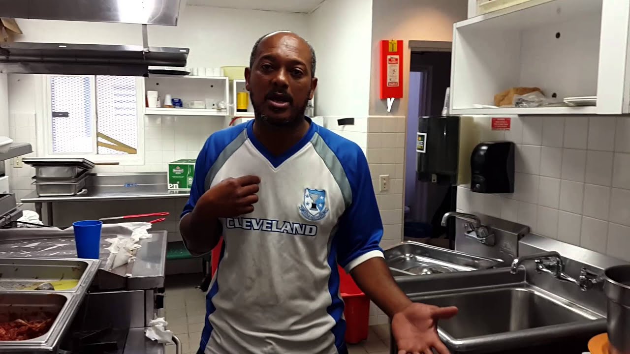 Mayor of Devil's Hole in the  kitchen 20150727