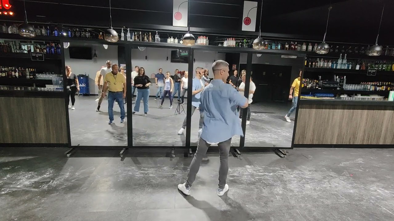 PASO MADRID - VALDEMORO BAILA SALSA Y BACHATA