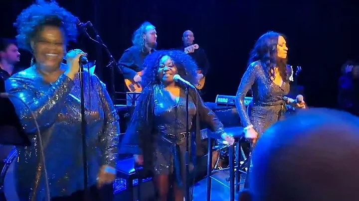 CHRISTINE WILTSHIRE & BAND - "IN THE BUSH", Live M...