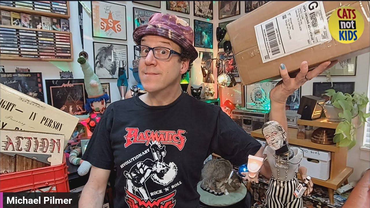 LIVE Unboxing SNOOPER Mystery Mail + Hella Rare THRIFT SCORE VINYL!