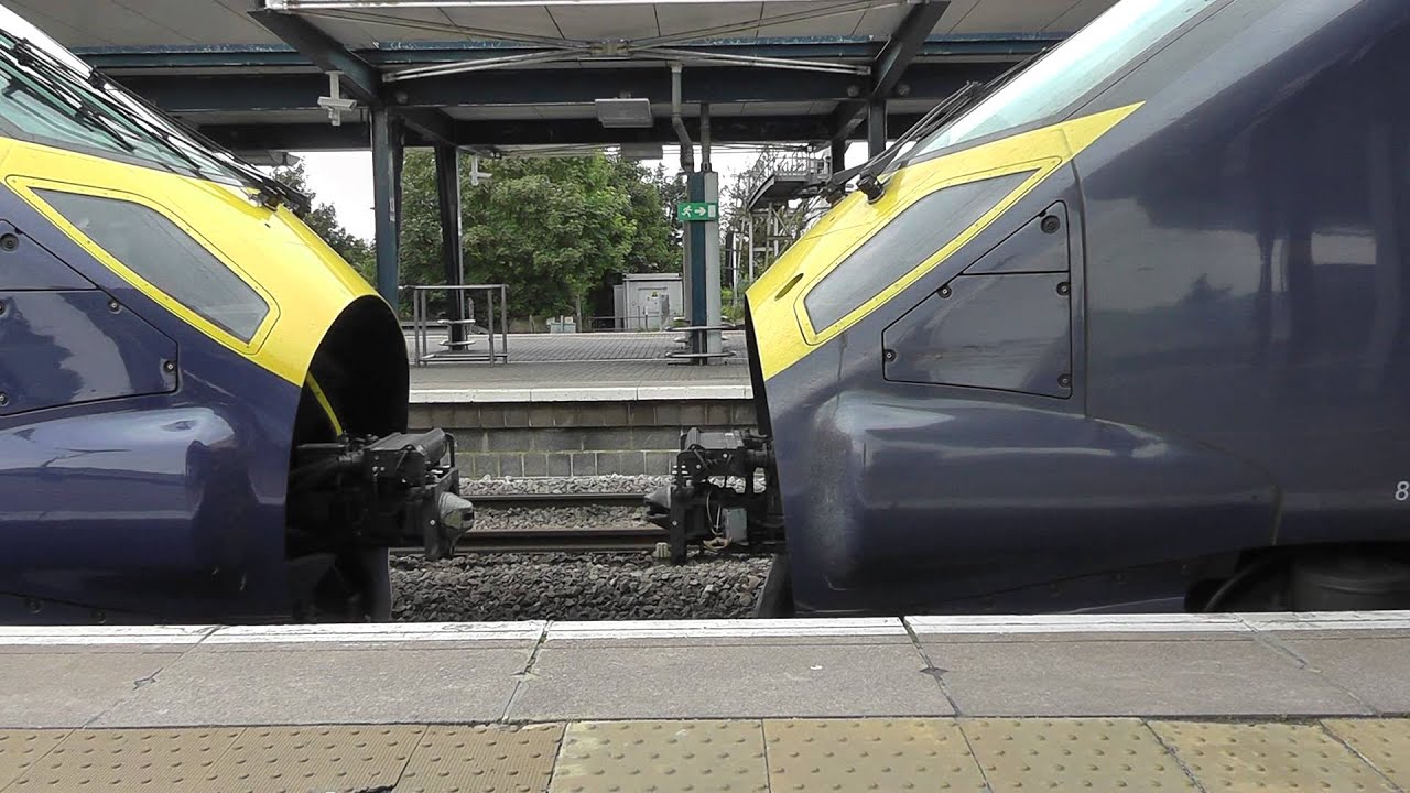 395022 and 395010 Split at Ashford International