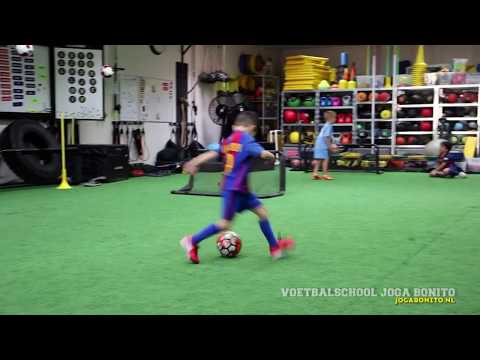 Voetbalopleiding - - -