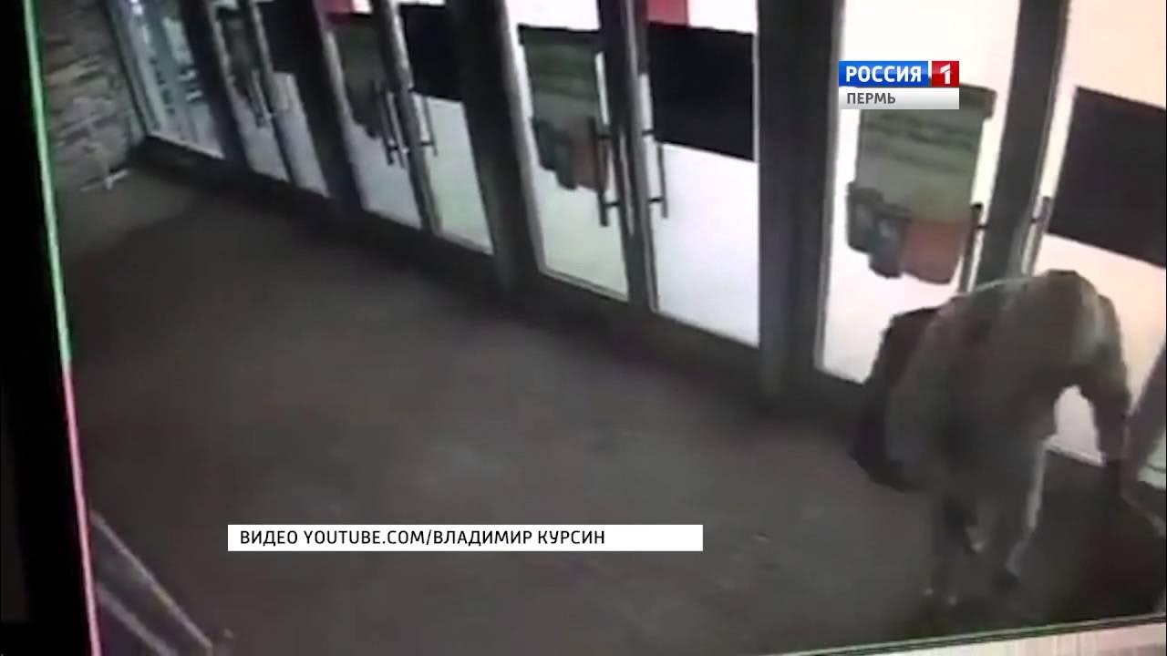 Разборки со стрельбой жесть. Перестрелка в тюмени 5 января. Стрельба тц зимой. Стрельба в тюменском туапсе. Перестрелка надым династия.