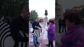 Thumbnail for Gjithmone ne ndihme te njerezve me dinjitet.