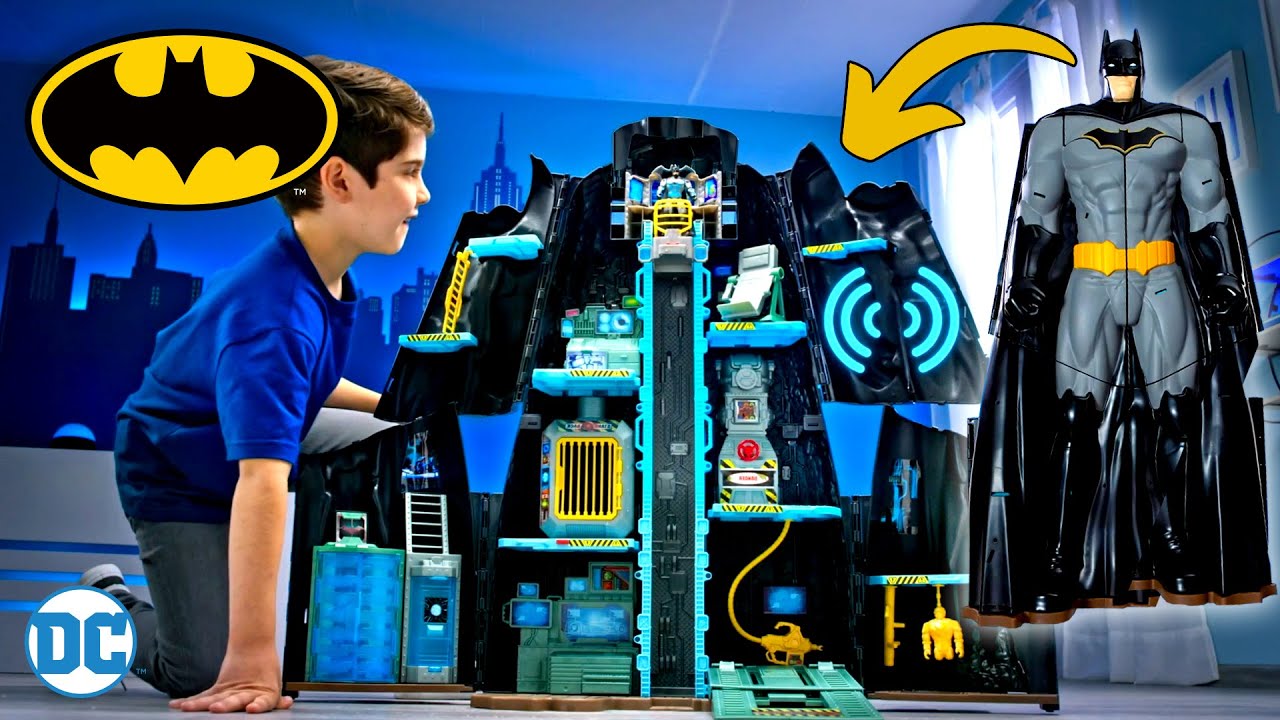 Unboxing the BATMAN Bat-Tech Giant Transforming Batcave Playset - How to  Assemble | Toys For Kids - YouTube