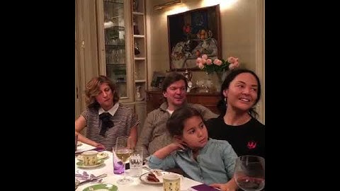 Иван Ургант поет домашнее видео