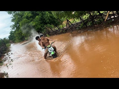 VLOG DE 1 HORA BRUTINHO FAZENDO TRILHA NA MINI MOTO