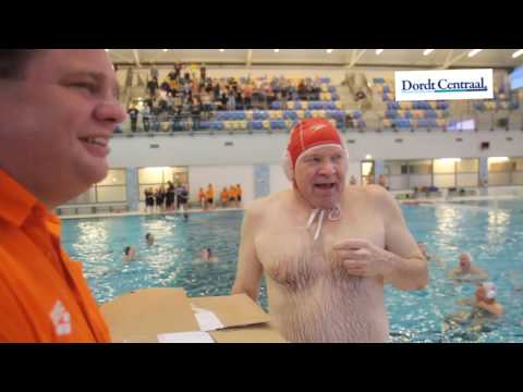 Former chairman of mnc, Ad van Woerkens, is quitting water polo in Dordrecht.