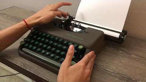 Smith Corona Skyriter Typewriter (1953)