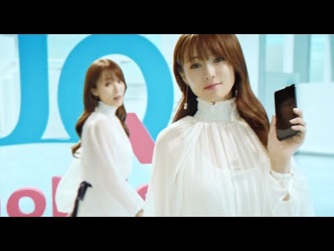 深田恭子、爽やかに全部で何人!?永野芽郁はピンク色のトップスで/UQ mobile CM