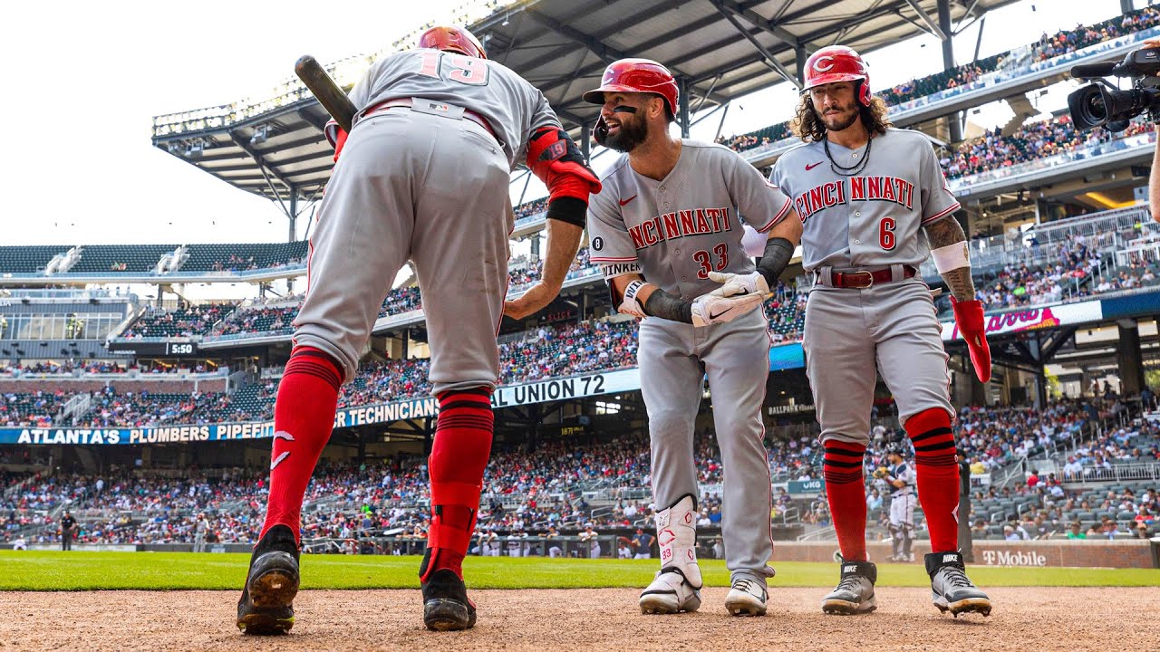 Jesse Winker slugs a grand slam in Atlanta