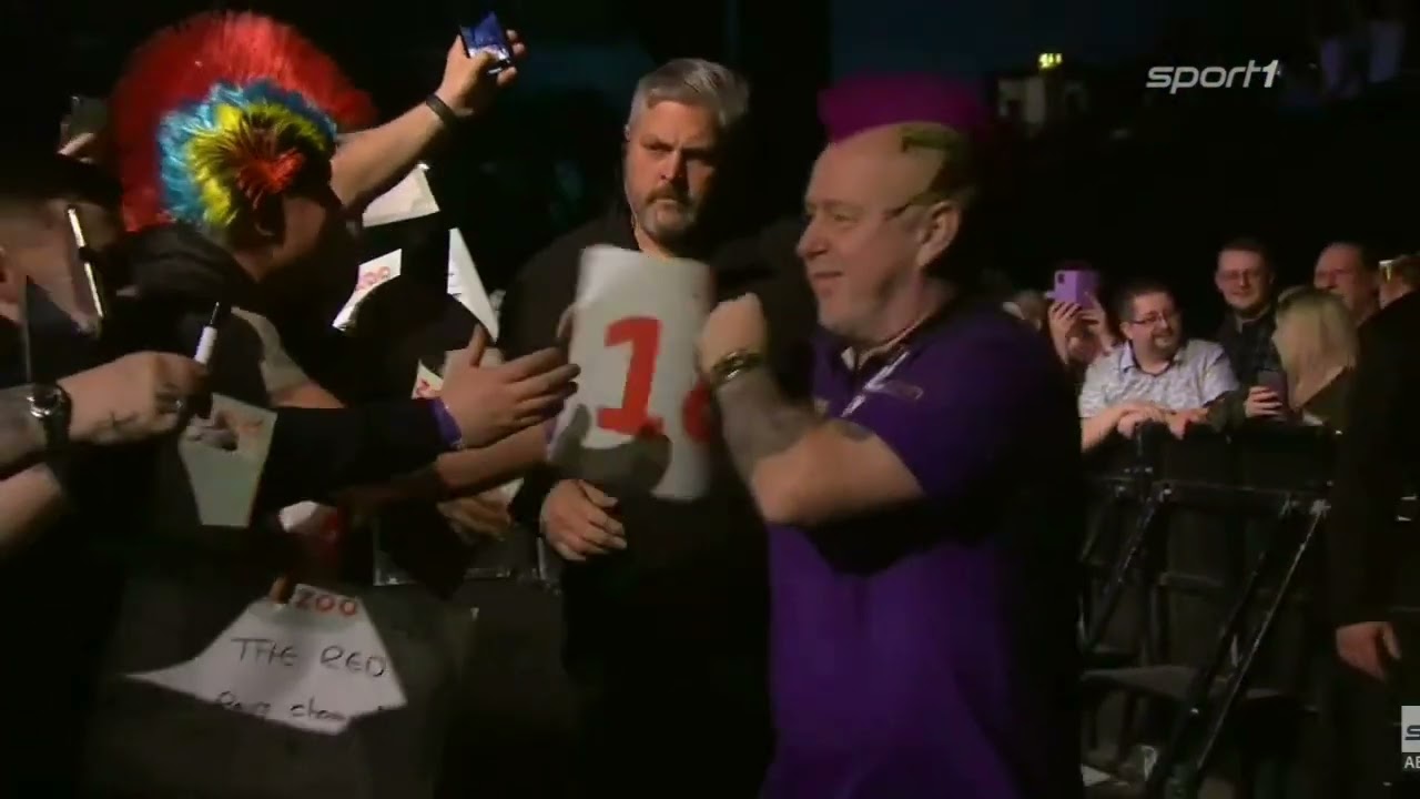 Peter Wright first Walk on as Number 1 of the world - Premier League Night 5
