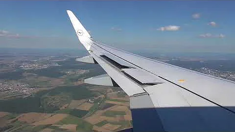 Lufthansa Airbus A320neo landing in Stuttgart (LH130)