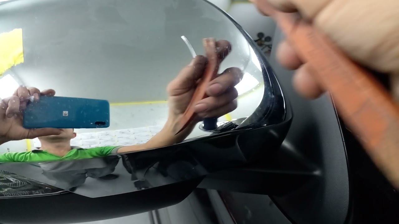 desmontar a capa de retrovisor  da L200 triton 2021