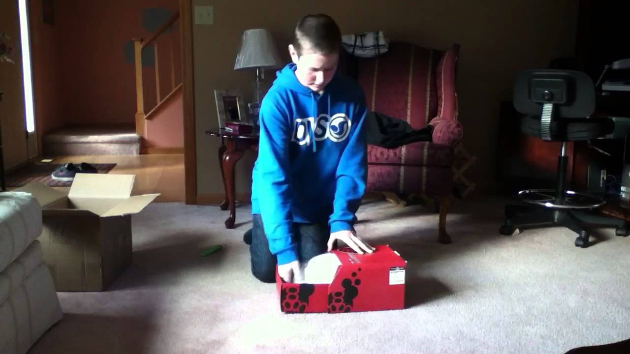 Zumiez Unboxing - YouTube