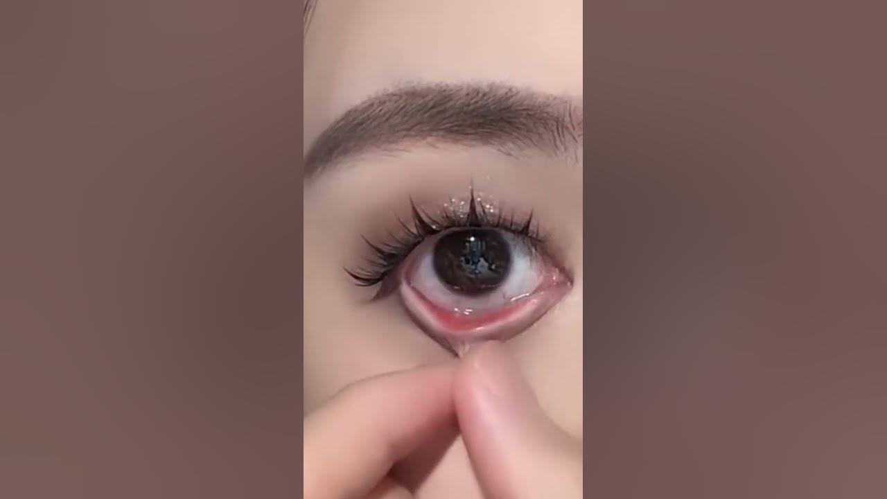 How do u put contacts in? #contacts #lenspoison #eyes #contactlenses #cosplay