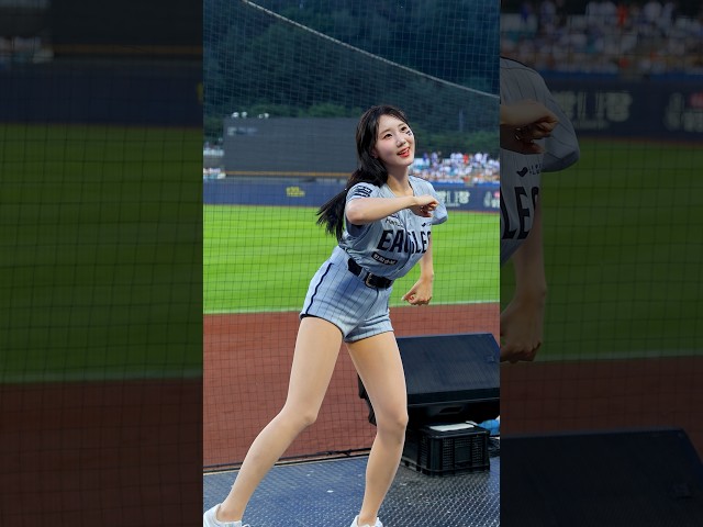 머리끈 날아갈 정도로 열심히 추는 감서윤 치어리더 #감서윤 #甘書潤 #감서윤치어리더 #한화이글스 #치어리더 #cheerleader #직캠 #shorts