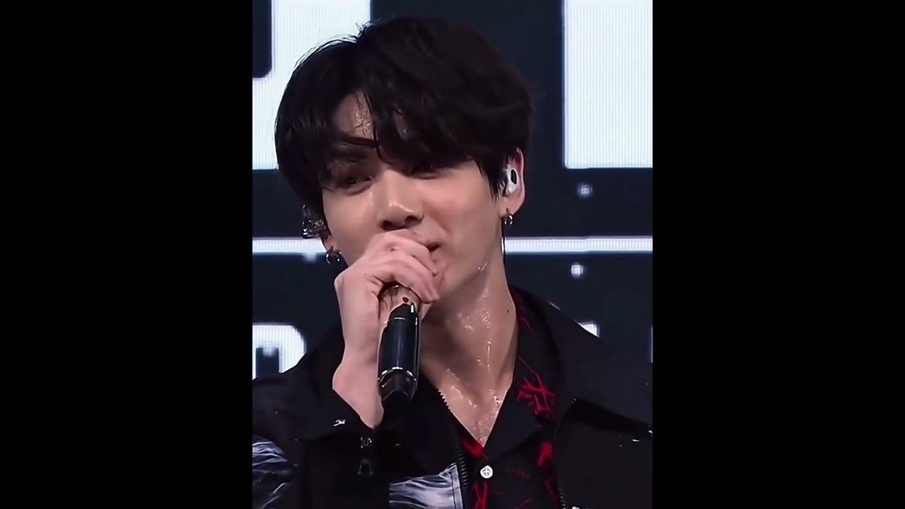 [Jungkook] Jungkook sweating on stage🥵🔞 - YouTube
