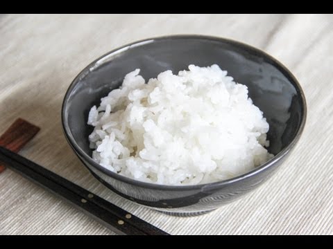 Video: Risgryta I Japansk Stil För Ett Magert Bord