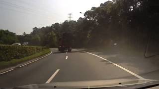 2014.4.11 土城交流道貨車翻車