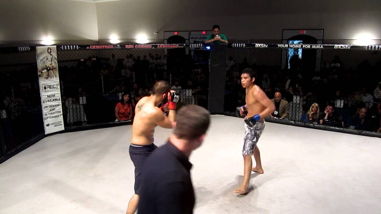 Cage Combat 11 - Julian Rios (One MMA) vs. Ryan Lara (Paragon/FCFA) - 1 of 2