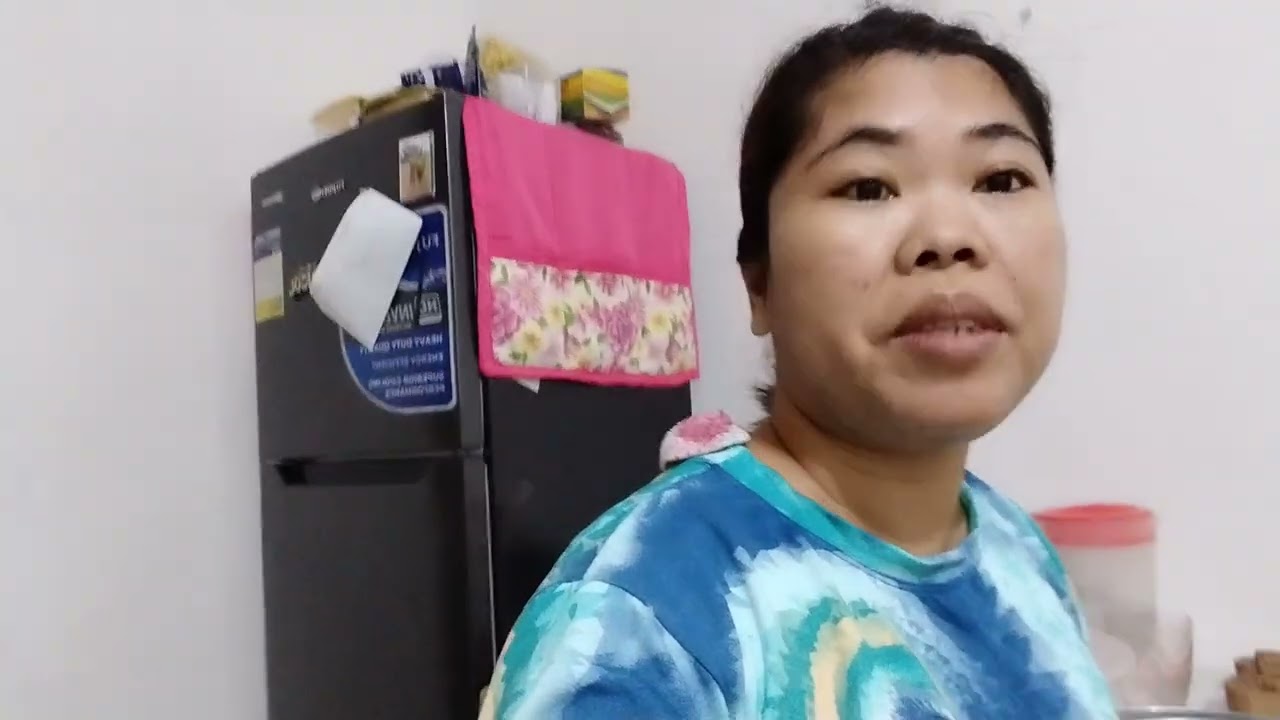 Simulan ang trabaho habang madilim pa, may pasalubong si mister na malunggay 