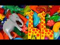 Satisfying Building Blocks Popular! A block coaster featuring elephants, giraffes, and other animals