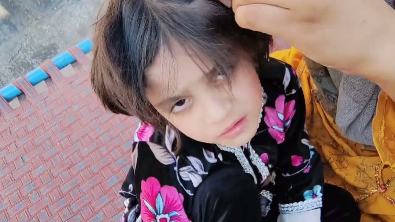 Noor-ul-ain very short hair nits piking