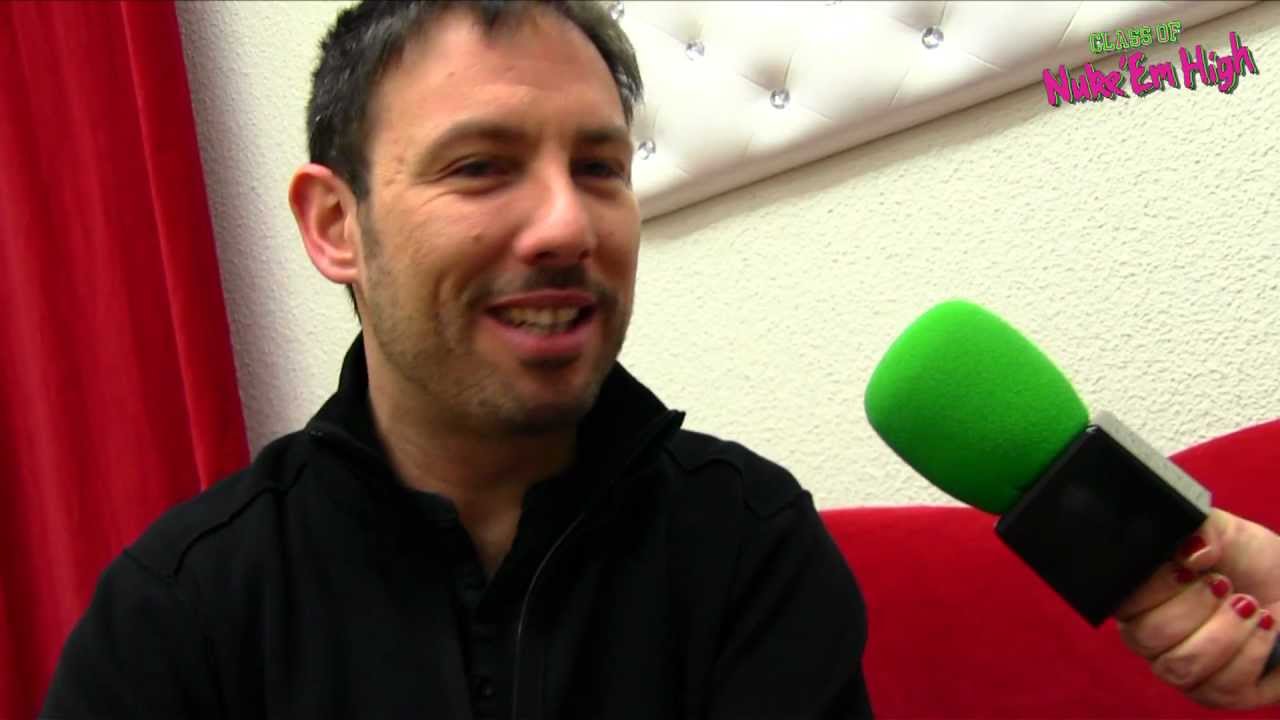 SEXTRELLA ENTREVISTA A IÑAKI URRUTIA PARA TROMA YouTube