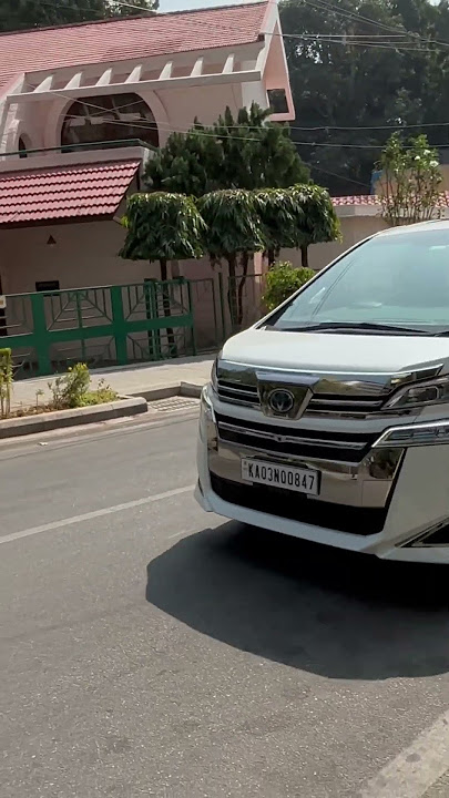 Toyota vellfire on roads as Taxi            #supercars #automobile