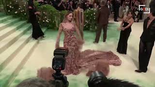 Damiano dei Måneskin al Met Gala 2024: con la fidanzata Dove Cameron