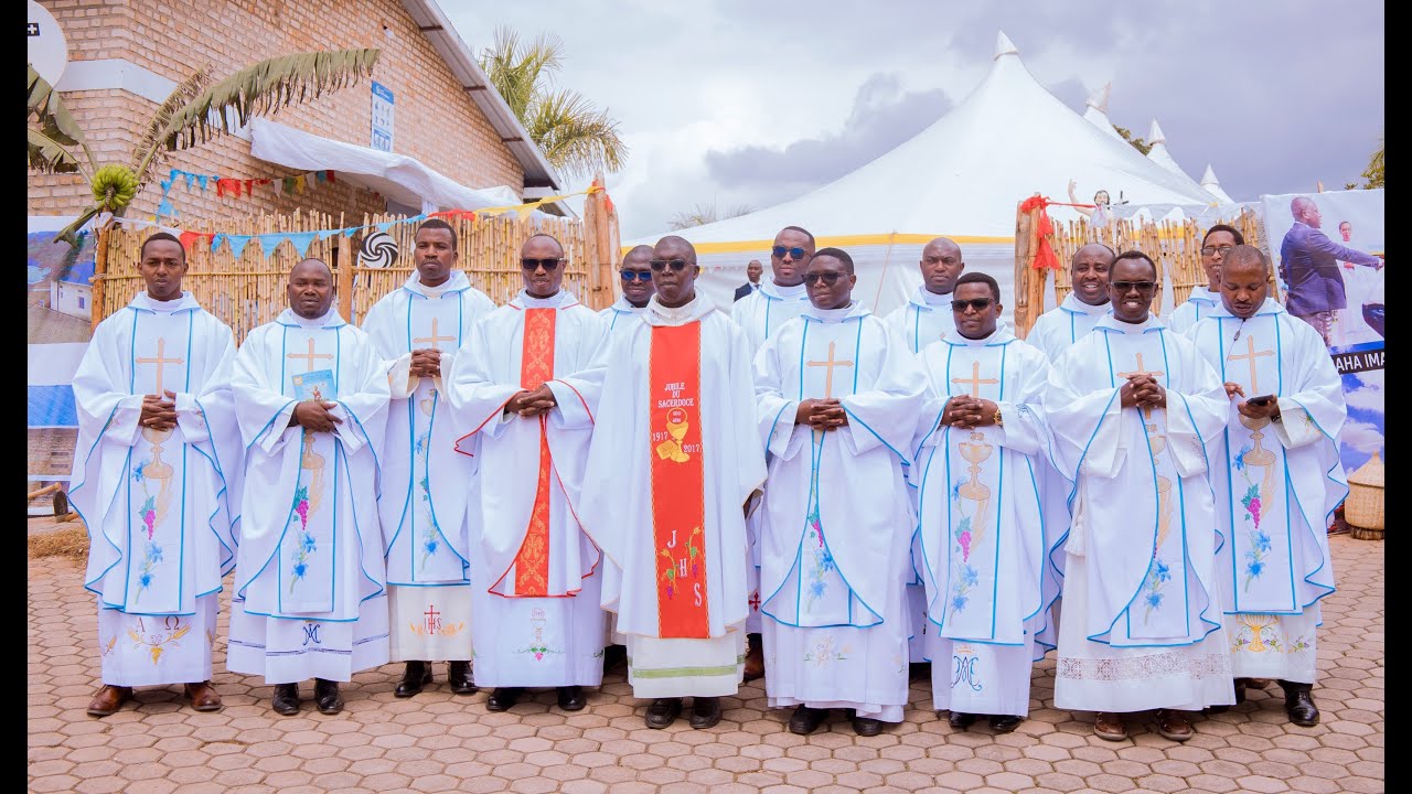 Igitambo cya Misa y'umunsi mukuru w'ishuri St Jean Nyarusange