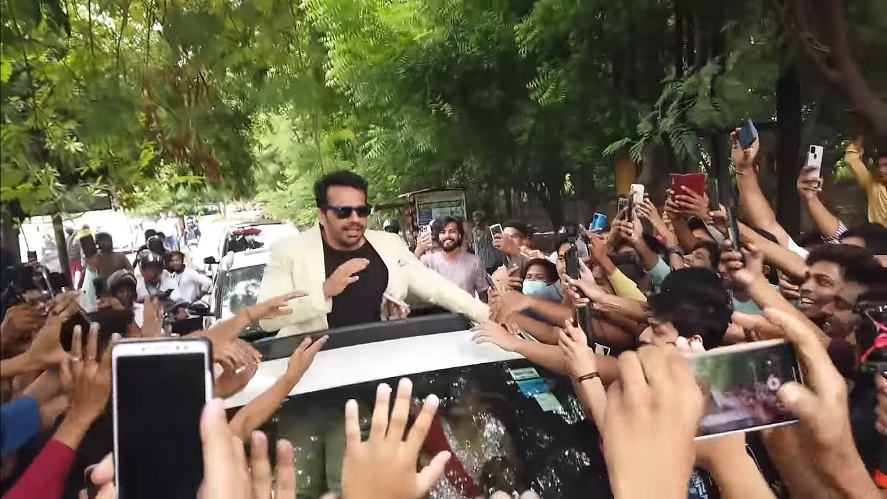 ‪@FlyingBeast320‬