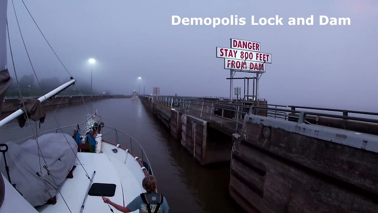 Demopolis Lock and Dam Entry going down Dense fog
