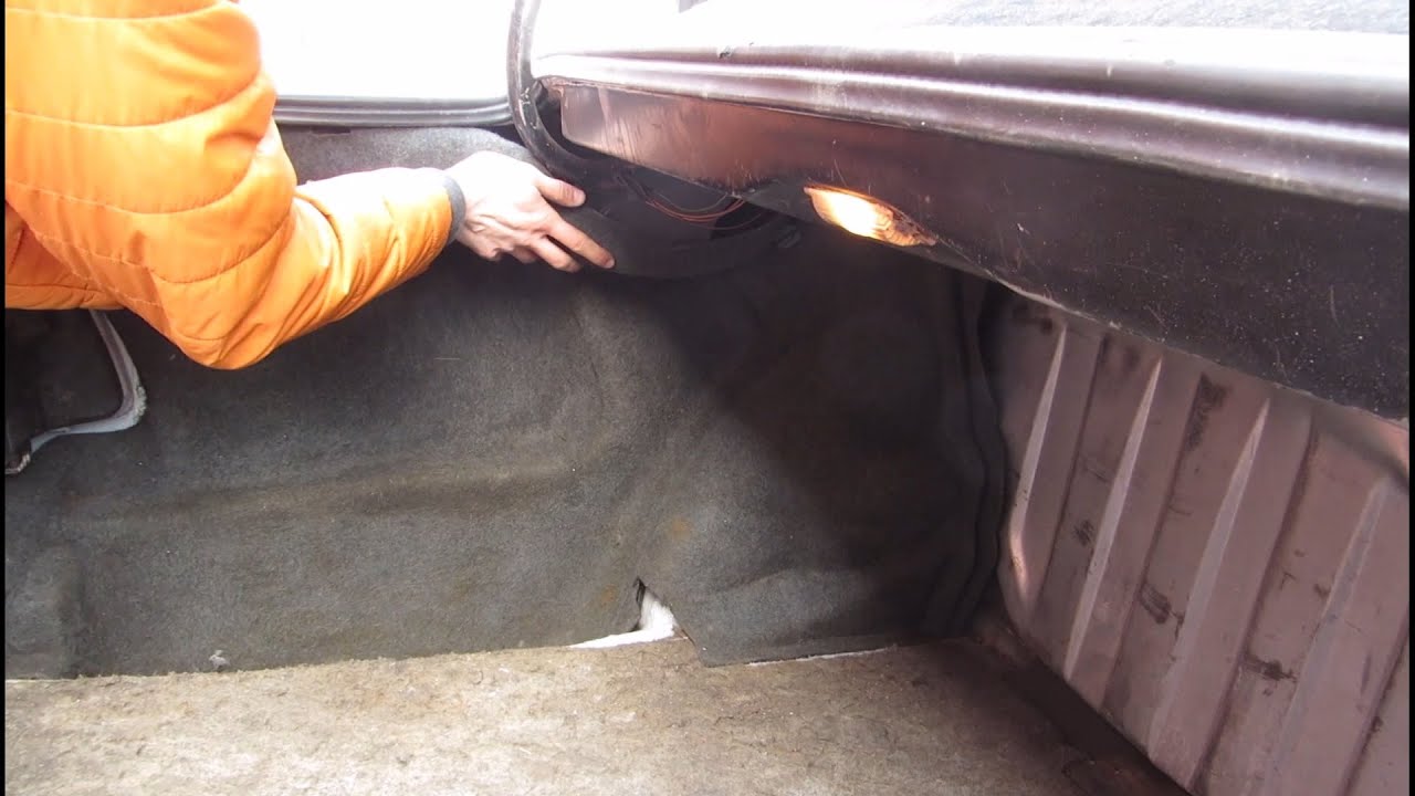 Как открыть багажник w124