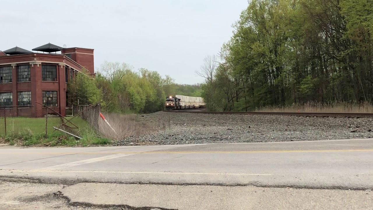 NS 9576 & 9601 Lead Elephant Style on Westbound Intermodal at Lake Street